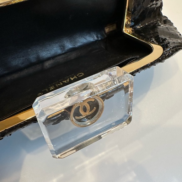Chanel Authentic Python Perfume Bottle Clasp Clutch bag - VERY RARE & PRISTINE. - Picture 5 of 8